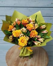 Букет цветов из:  Альстромерии и Розы в Тёплом