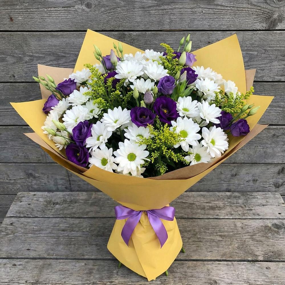 Букет цветов из: Ирисы, Хризантемы и Ромашки в Тёплом