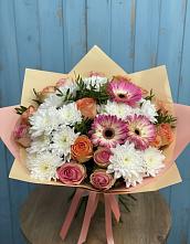 Букет цветов из:  Розы, Герберы и Хризантемы в Тёплом