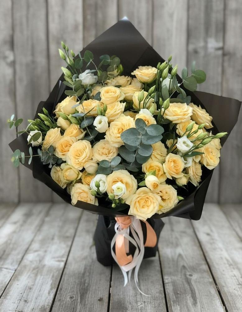 Букет цветов из: Розы и Лизиантусы в Тёплом