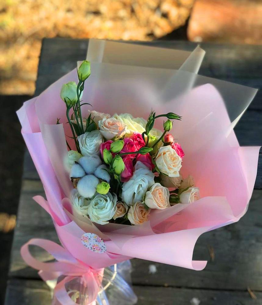 Букет цветов из: Розы и Лизиантусы в Тёплом