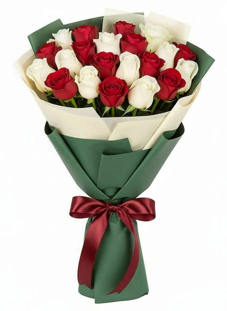 Букет Микс из красных и белых роз в Тёплом