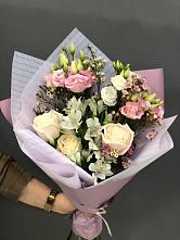 Букет цветов из:  Альстромерии, Розы и Лизиантусы #REPLACE_PRED# Тёплом