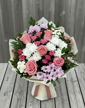 Букет цветов из:  Альстромерии, Гвоздики, Розы и Хризантемы в Тёплом