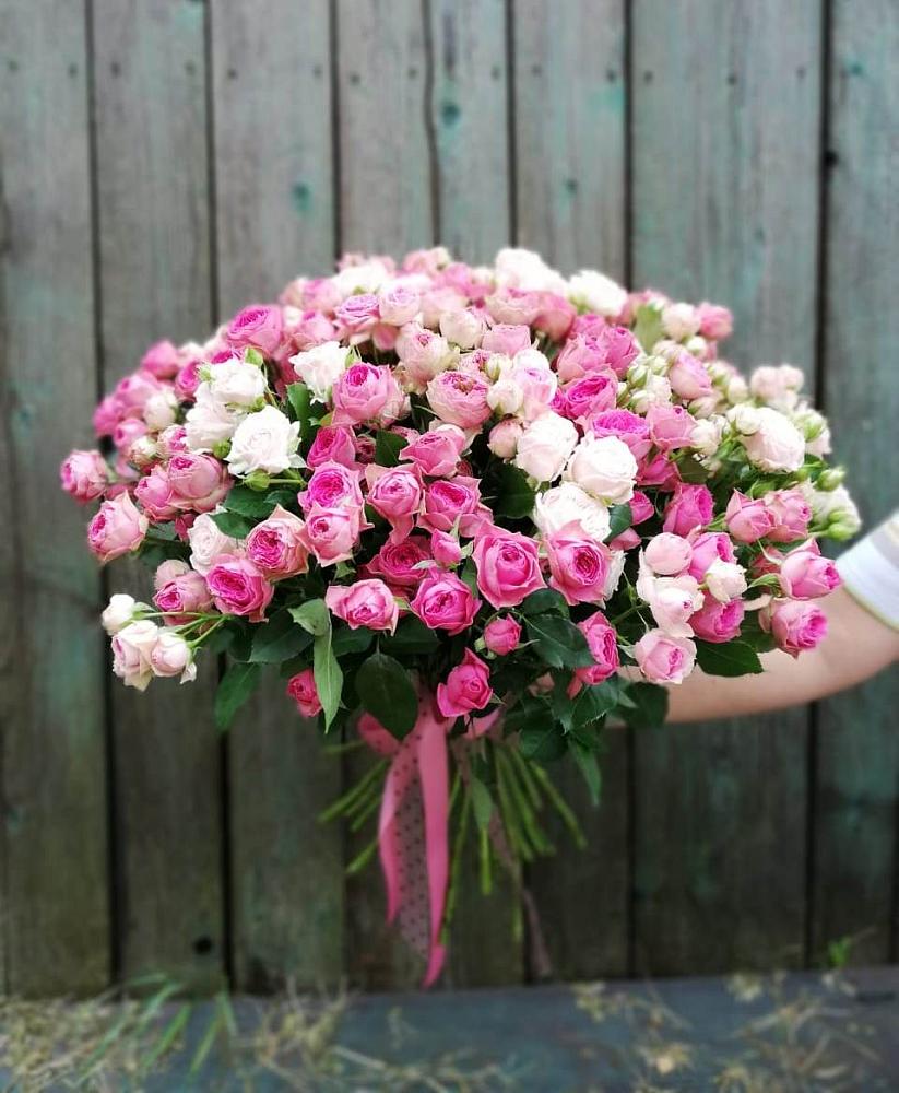 Букет Розовые кустовые розы Натали и Лав Лидия в Тёплом