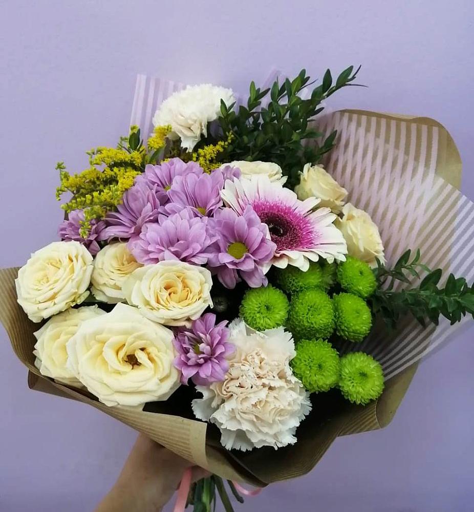 Букет цветов из: Хризантемы, Розы, Гвоздики и Герберы в Тёплом