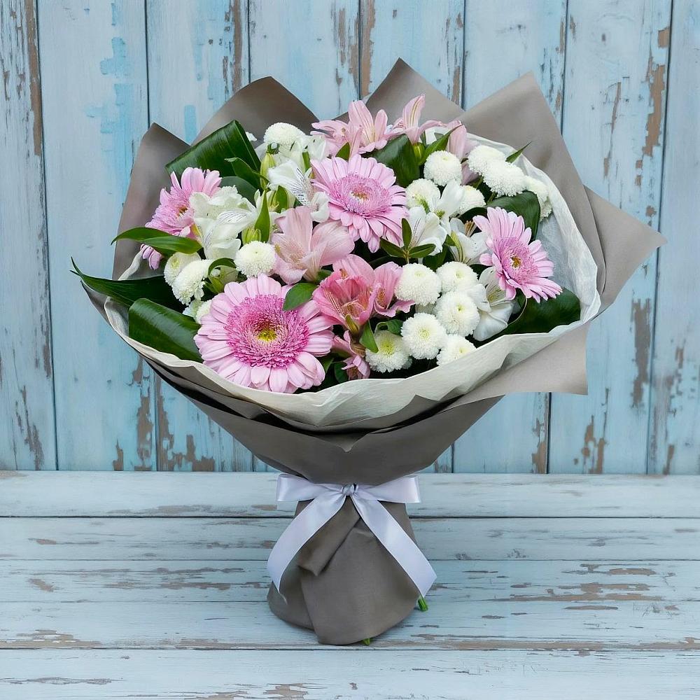 Букет цветов из: Герберы, Альстромерии и Хризантемы в Тёплом